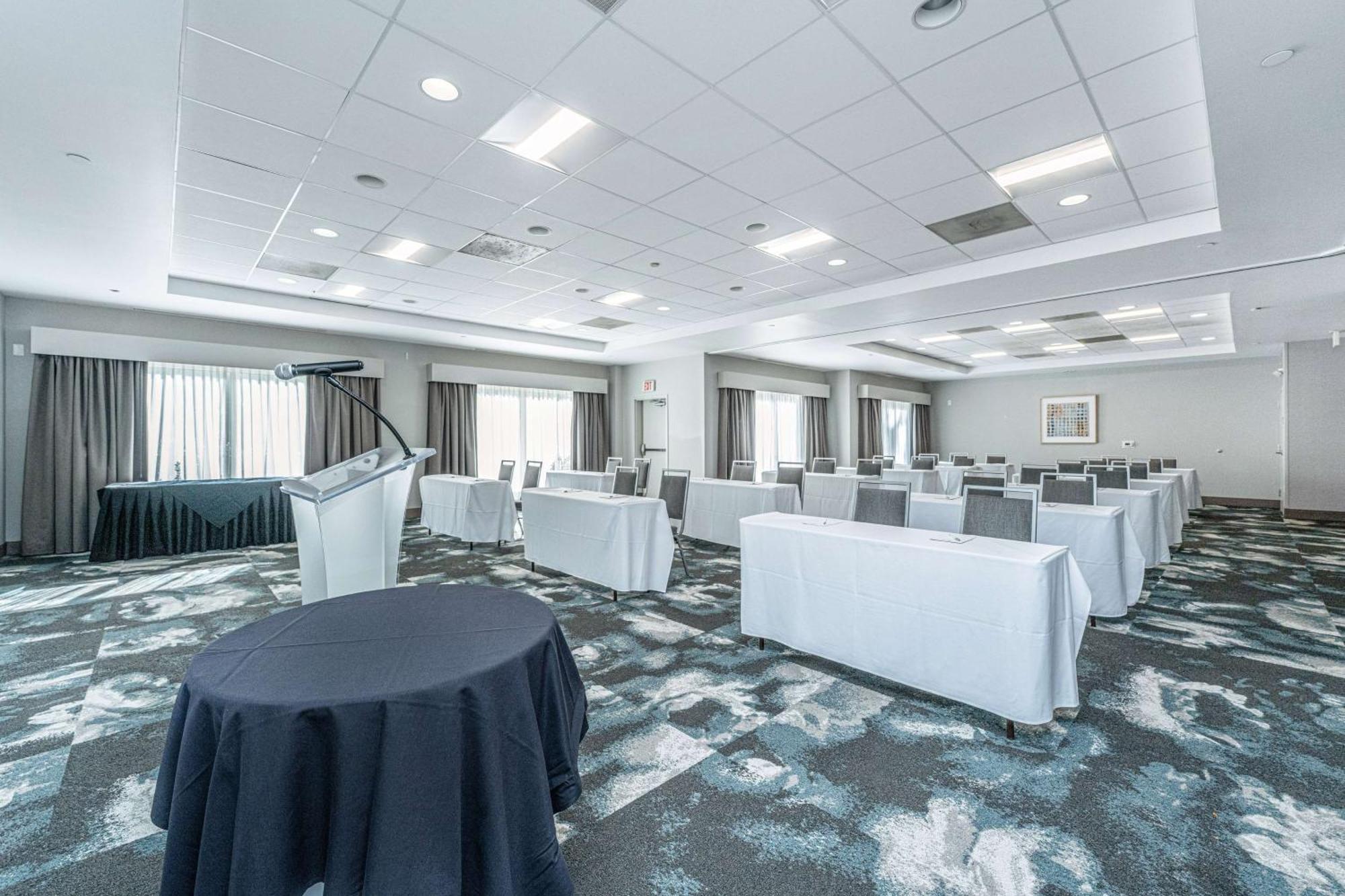 Hilton Garden Charleston Airport Hotel 3*